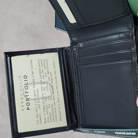 NEW Perry Ellis Portfolio Wallet - Picture 6 of 11